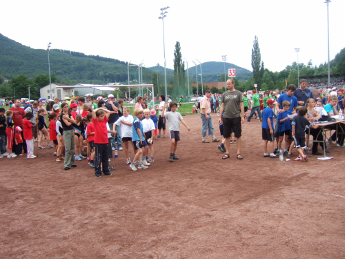 ...und die Jungs beim Weitwurf