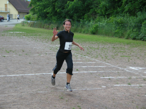 Sehr locker die Siegerin bei den Frauen